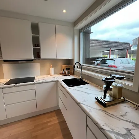 Modern 3 Bedroom House With Garden And Free Parking For Rent In Stavanger During Ons Close To The Airport * Sola