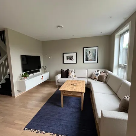 Modern 3 Bedroom House With Garden And Free Parking For Rent In Stavanger During Ons Close To The Airport Sola