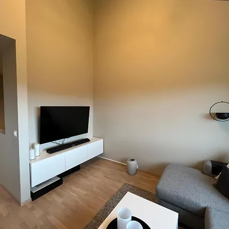 Modern 3 Bedroom House With Garden And Free Parking For Rent In Stavanger During Ons Close To The Airport Сола